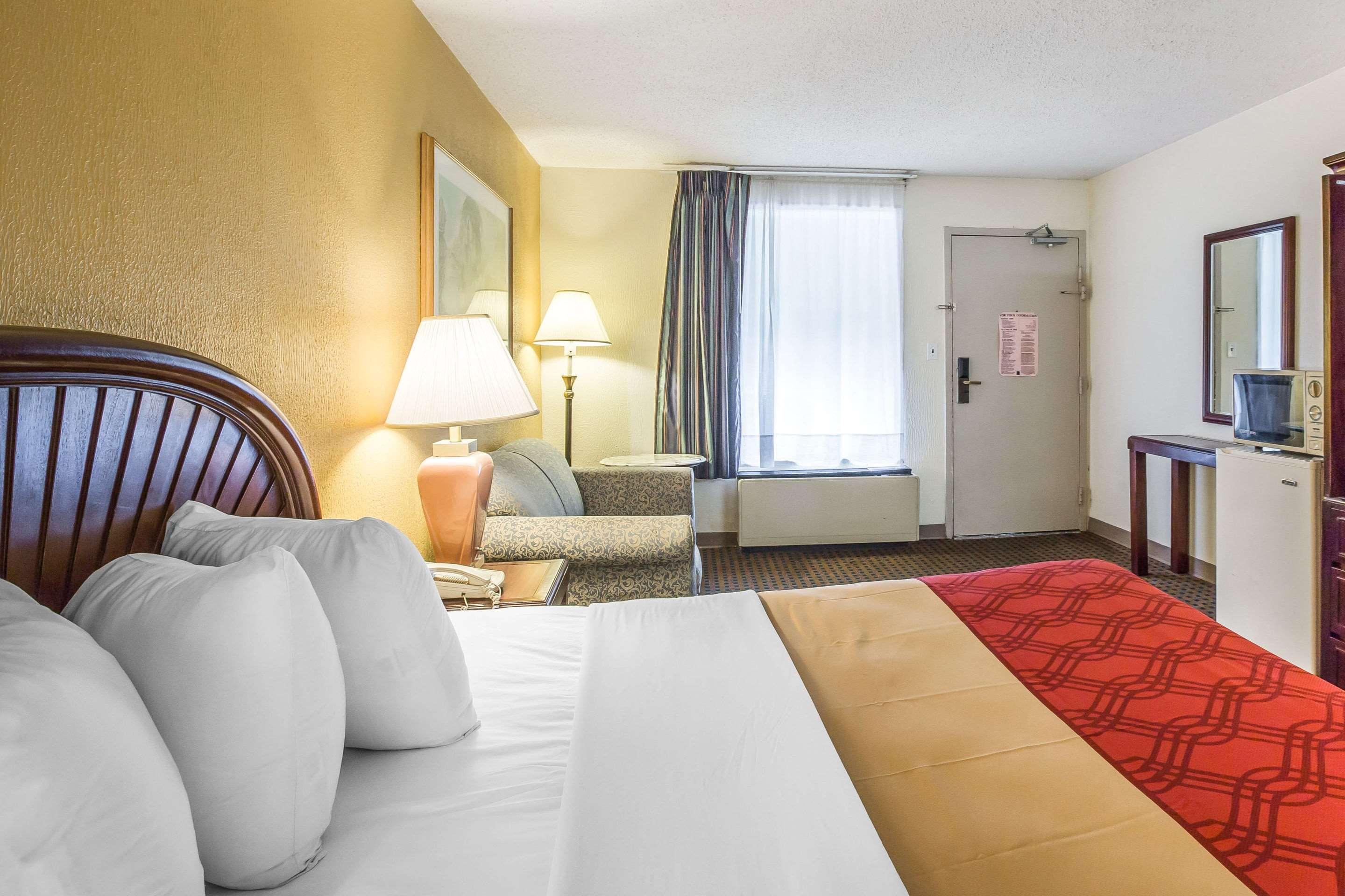 Econo Lodge Inn & Suites Carrollton Εξωτερικό φωτογραφία